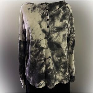 Famulily Black and White Tie Dye Henley Women’s Large
